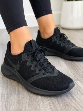 Nike Viale Tech Racer Black Sneakers Women’s 7.5